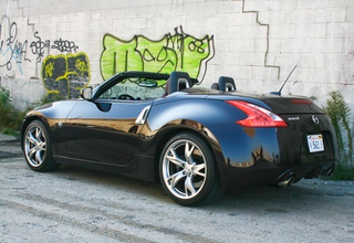Illustration for article titled 2010 Nissan 370Z Roadster